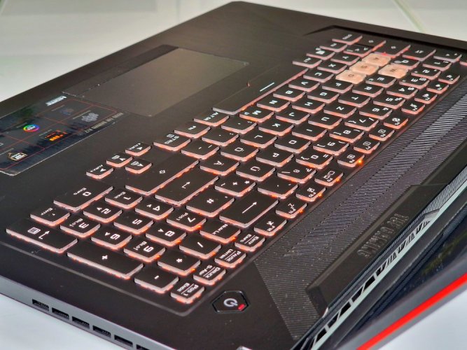 Gaming Laptop ASUS TuF Gaming F17 - GARANTIE 12M  | 17,3" 144Hz | Intel Core i5-10300H | GTX 1650 Ti | 16GB  | 512 SSD | WIN11