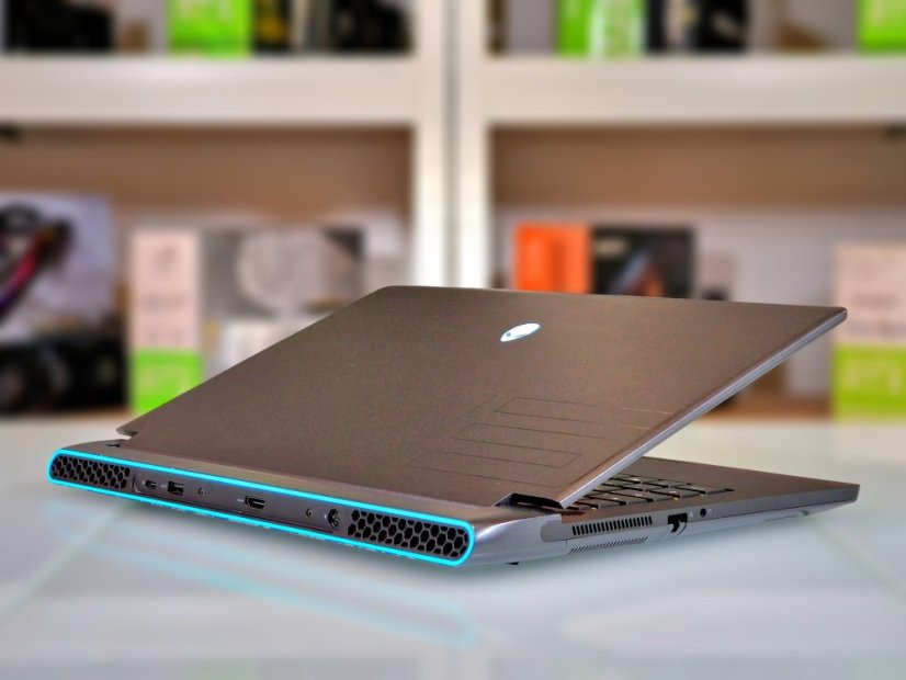 Herní notebook Dell Alienware M15 R6 • ZÁRUKA 12M • 15,6 165Hz • AMD Ryzen 7 6800H • RTX 3060 6GB • 16GB • 512 SSD • WIN11