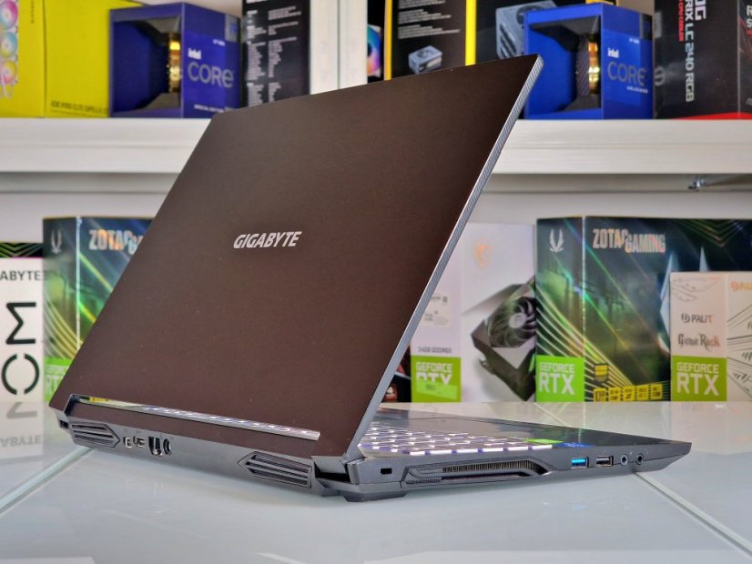 Gaming Notebook GIGABYTE G5 -GARANTIE 12M | 15,6" 144Hz | Intel Core i5-12500H | RTX 4060 8GB | 64GB | 512 SSD | WIN11