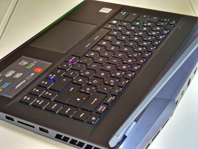 Używany laptop do gier MSI Raider GE66 - GWARANCJA 12M | 15,6" 240 Hz | i7-10870H | RTX 3060 | 32 GB | 1000 SSD | WIN11